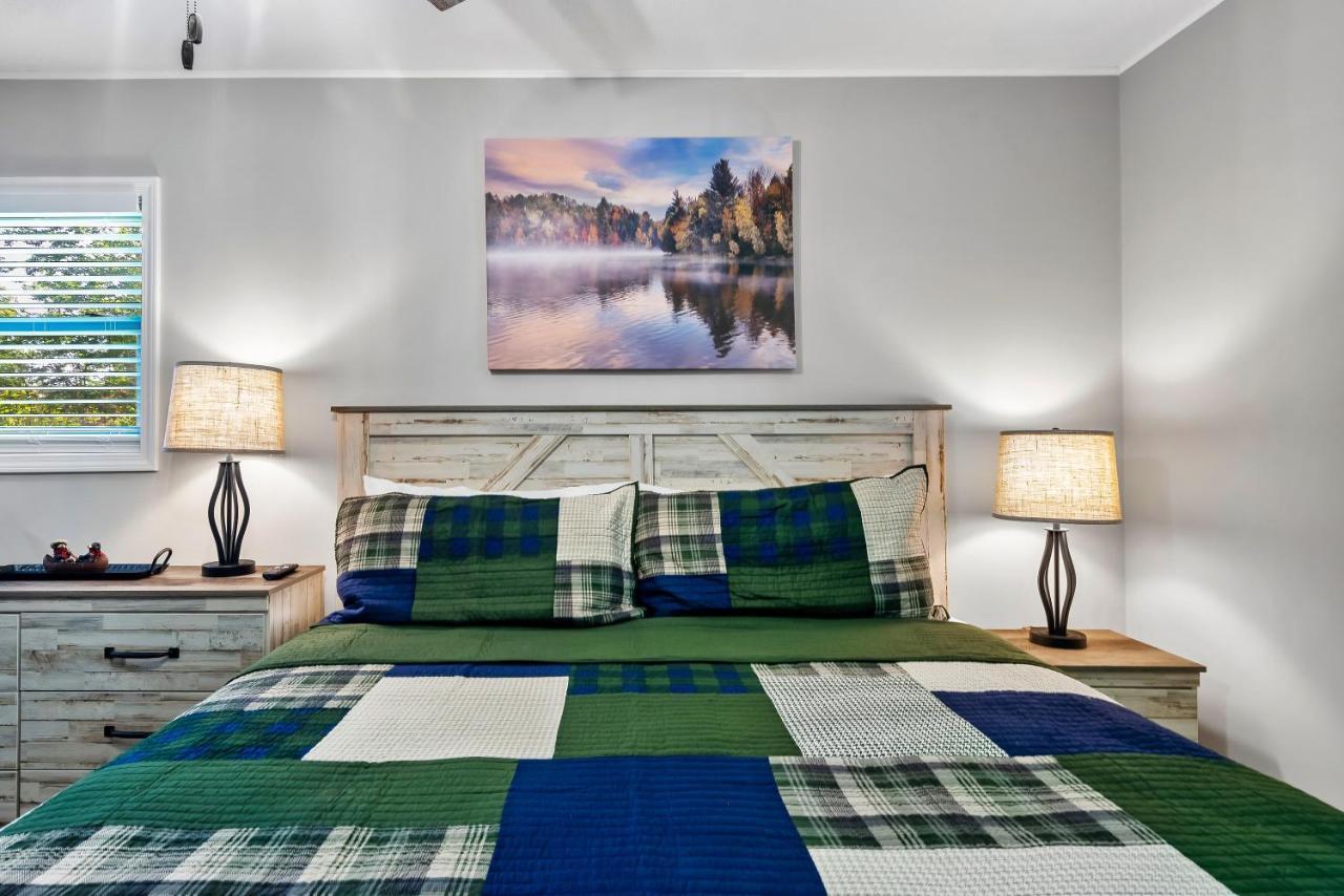 Вилла Modern Pigeon Forge Gem Near Dollywood, Gatlinburg & Smokies - 2 Mins To Pkwy & Strip, Hot Tub, Fire Pit, Cable, Hi-Speed Wifi Экстерьер фото