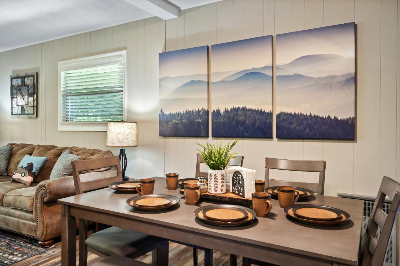 Вилла Modern Pigeon Forge Gem Near Dollywood, Gatlinburg & Smokies - 2 Mins To Pkwy & Strip, Hot Tub, Fire Pit, Cable, Hi-Speed Wifi Экстерьер фото